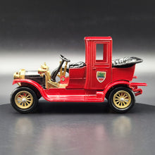 Load image into Gallery viewer, Matchbox 1912 Packard Landaulet Red Models Of Yesteryear 1968 Y11-2