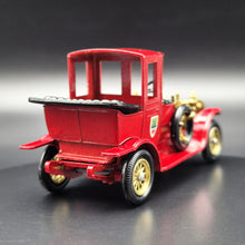 Load image into Gallery viewer, Matchbox 1912 Packard Landaulet Red Models Of Yesteryear 1968 Y11-2