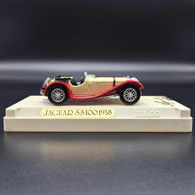 Load image into Gallery viewer, Solido Age D'or 1938 Jaguar SS 100 Roadster Cream #4002 1:43 Die Cast Model