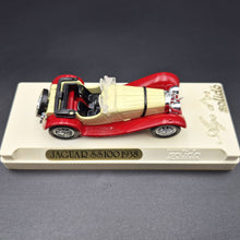 Load image into Gallery viewer, Solido Age D'or 1938 Jaguar SS 100 Roadster Cream #4002 1:43 Die Cast Model