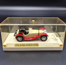 Load image into Gallery viewer, Solido Age D'or 1938 Jaguar SS 100 Roadster Cream #4002 1:43 Die Cast Model
