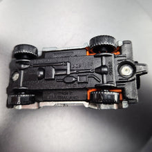 Load image into Gallery viewer, Matchbox 2014 Jeep Wrangler 1998 Chrome Jungle Recon 5 Pack Exclusive