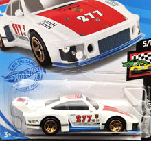 Load image into Gallery viewer, Hot Wheels 2021 Porsche 935 White #58 HW Race Day 5/10 New Long Card - Gold