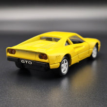 Load image into Gallery viewer, Maisto 1987 Ferrari 288 GTO Yellow 1:36 Shell Collezione Die Cast Car
