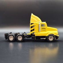 Load image into Gallery viewer, Maisto Tonka 2000 Hauler Kenworth T2000 Semi Truck Yellow Tough Hauler