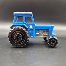 Load image into Gallery viewer, Matchbox 1978 Ford Tractor MB46 Blue Matchbox 1-75