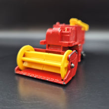 Load image into Gallery viewer, Matchbox 1979 Combine Havester MB51 Red Matchbox 1-75