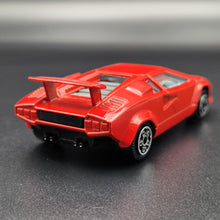 Load image into Gallery viewer, Bburago 1990 Lamborghini Countach 500 S Red #4137 1:43 Die Cast 4100 Series