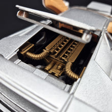 Load image into Gallery viewer, 1995 Lamborghini Diablo VT Silver 1:24 Die Cast Car