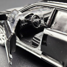 Load image into Gallery viewer, Welly 2010 Porsche Cayenne Turbo Black #42348 1:36 Collection Series