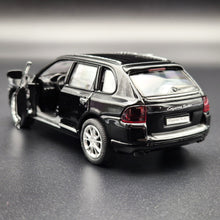 Load image into Gallery viewer, Welly 2010 Porsche Cayenne Turbo Black #42348 1:36 Collection Series