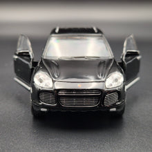 Load image into Gallery viewer, Welly 2010 Porsche Cayenne Turbo Black #42348 1:36 Collection Series