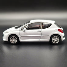 Load image into Gallery viewer, Welly 2010 Peugeot 207 White #42370 1:36 Collection Series