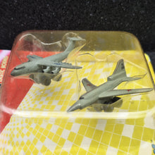 Load image into Gallery viewer, Micro Champs Micro Jets - USAF C-17 & Soviet Jet - 2 Pack