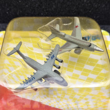 Load image into Gallery viewer, Micro Champs Micro Jets - USAF C-17 & Soviet Jet - 2 Pack