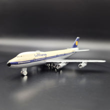 Load image into Gallery viewer, Schabak - Lufthansa Boeing 747-100 - #901/1 1:600 Die Cast Plane