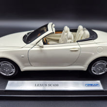 Load image into Gallery viewer, Welly 2005 Lexus SC430 Convertible #2518 Pearl White 1:18 Die Cast Car