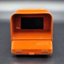 Load image into Gallery viewer, Matchbox 1973 Refuse Truck K-7 Blue/Orange Super Kings