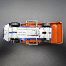 Load image into Gallery viewer, Matchbox 1973 Refuse Truck K-7 Blue/Orange Super Kings