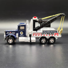 Load image into Gallery viewer, Matchbox 1986 Peterbilt Wrecker Truck K-121 Dark Blue Super Kings