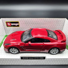 Load image into Gallery viewer, Bburago 2009 Nissan GT-R (R35) Red 1:32 Die Cast Car