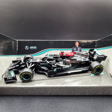 Load image into Gallery viewer, Bburago 2021 Mercedes AMG Petronas Formula 1 W12 Lewis Hamilton #44 1:43