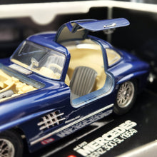 Load image into Gallery viewer, Bburago Mercedes-Benz 300 SL (1954) Gullwing Blue #3013 1:18 Die Cast Car
