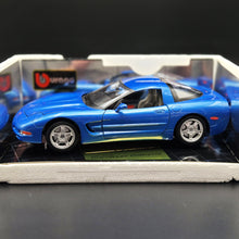 Load image into Gallery viewer, Bburago 1997 Chevrolet Corvette Blue #3356 1:18 Gold Collection Die Cast Car