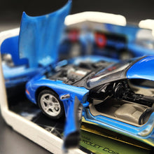 Load image into Gallery viewer, Bburago 1997 Chevrolet Corvette Blue #3356 1:18 Gold Collection Die Cast Car