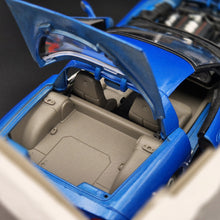 Load image into Gallery viewer, Bburago 1997 Chevrolet Corvette Blue #3356 1:18 Gold Collection Die Cast Car