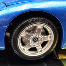 Load image into Gallery viewer, Bburago 1997 Chevrolet Corvette Blue #3356 1:18 Gold Collection Die Cast Car