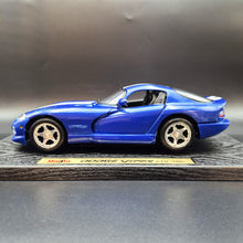 Load image into Gallery viewer, Maisto 1996 Dodge Viper GTS Coupe Blue #31832 1:18 Special Edition Die Cast Car