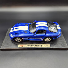 Load image into Gallery viewer, Maisto 1996 Dodge Viper GTS Coupe Blue #31832 1:18 Special Edition Die Cast Car