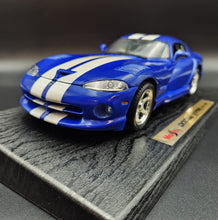 Load image into Gallery viewer, Maisto 1996 Dodge Viper GTS Coupe Blue #31832 1:18 Special Edition Die Cast Car