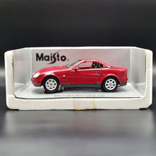 Load image into Gallery viewer, Maisto 1996 Mercedes-Benz SLK 230 Cabriolet Red #31838 1:18 Die Cast Car