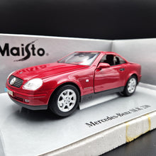 Load image into Gallery viewer, Maisto 1996 Mercedes-Benz SLK 230 Cabriolet Red #31838 1:18 Die Cast Car