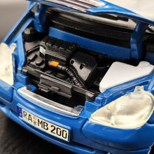 Load image into Gallery viewer, Maisto 1997 Mercedes-Benz A-Class Blue #31841 1:18 Die Cast Car