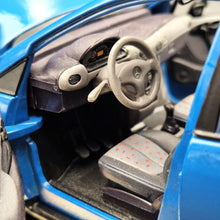 Load image into Gallery viewer, Maisto 1997 Mercedes-Benz A-Class Blue #31841 1:18 Die Cast Car