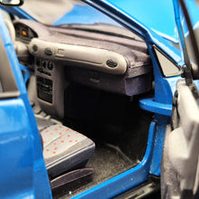 Load image into Gallery viewer, Maisto 1997 Mercedes-Benz A-Class Blue #31841 1:18 Die Cast Car