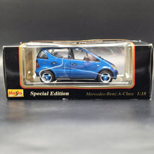 Load image into Gallery viewer, Maisto 1997 Mercedes-Benz A-Class Blue #31841 1:18 Die Cast Car