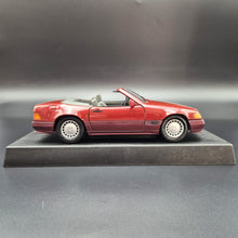 Load image into Gallery viewer, Maisto 1989 Mercedes-Benz 500SL Convertible Dark Red #31801 1:18 Special Edition Die Cast Car