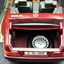 Load image into Gallery viewer, Maisto 1989 Mercedes-Benz 500SL Convertible Dark Red #31801 1:18 Special Edition Die Cast Car