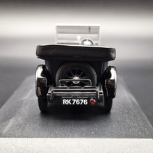 Load image into Gallery viewer, Oxford Diecast Austin Heavy Twelve Cobalt Blue AHT003 1:43 Model