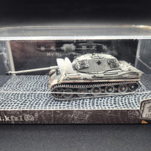 Load image into Gallery viewer, 1944 German Reich Tiger II Sd.Kfz.182 Heavy Tank 1:72 Die Cast Tank - Budapest