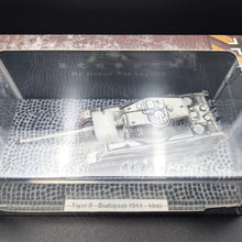Load image into Gallery viewer, 1944 German Reich Tiger II Sd.Kfz.182 Heavy Tank 1:72 Die Cast Tank - Budapest