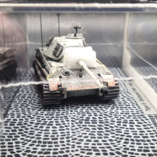Load image into Gallery viewer, 1944 German Reich Tiger II Sd.Kfz.182 Heavy Tank 1:72 Die Cast Tank - Budapest