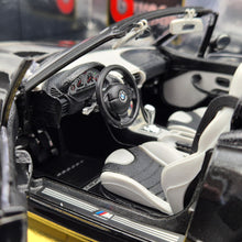 Load image into Gallery viewer, Bburago BMW M Roadster 1996 Black #3359 1:18 Gold Collection Die Cast Car