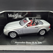Load image into Gallery viewer, Maisto 1996 Mercedes-Benz SLK 230 Cabriolet Silver #31838 1:18 Die Cast Car