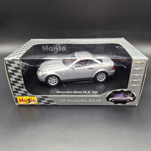 Load image into Gallery viewer, Maisto 1996 Mercedes-Benz SLK 230 Cabriolet Silver #31838 1:18 Die Cast Car