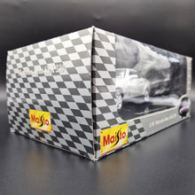 Load image into Gallery viewer, Maisto 1996 Mercedes-Benz SLK 230 Cabriolet Silver #31838 1:18 Die Cast Car